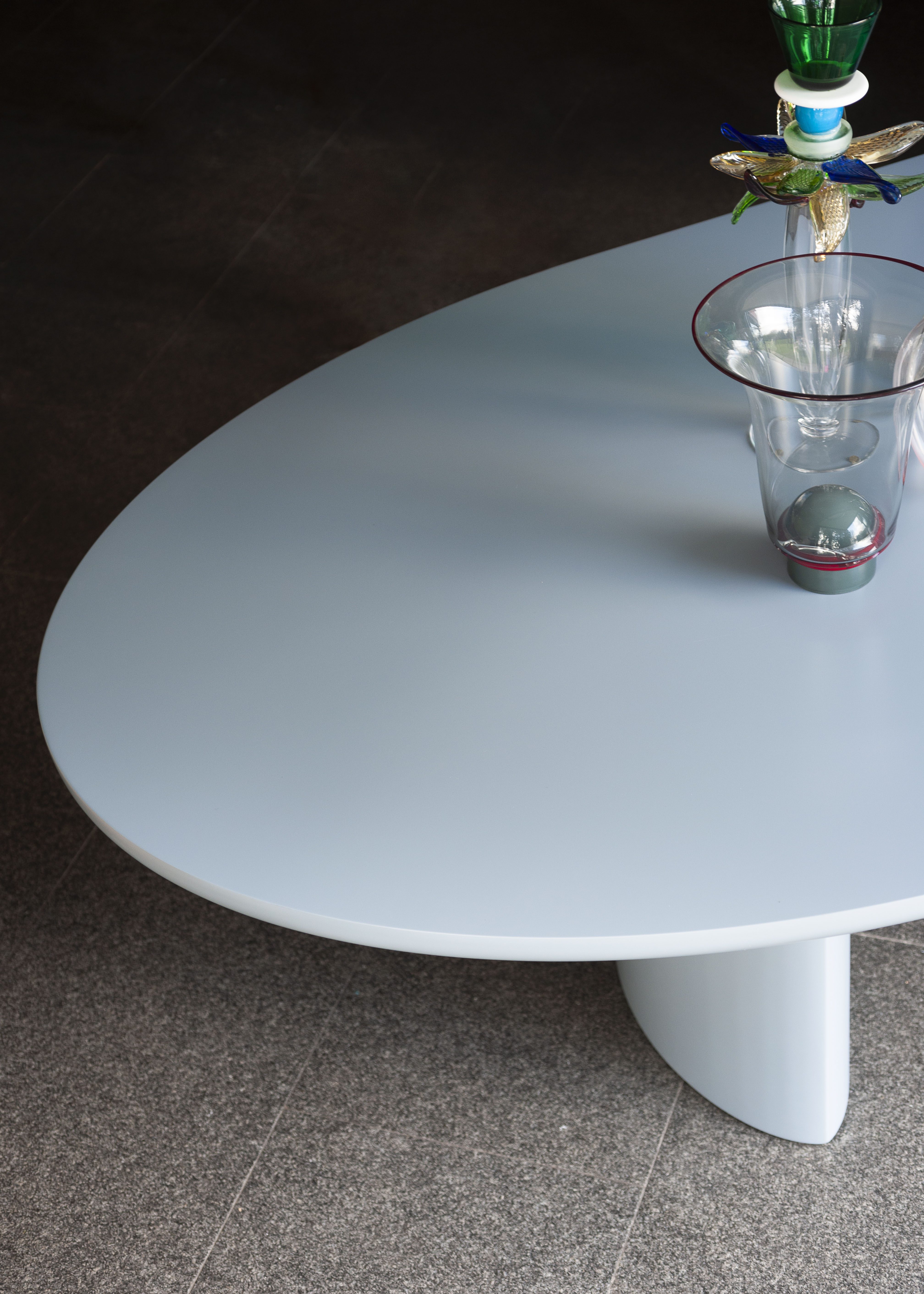 tabu（感謝） Torii Love Dining Table | Desks, consoles and dining tables | Tacchini